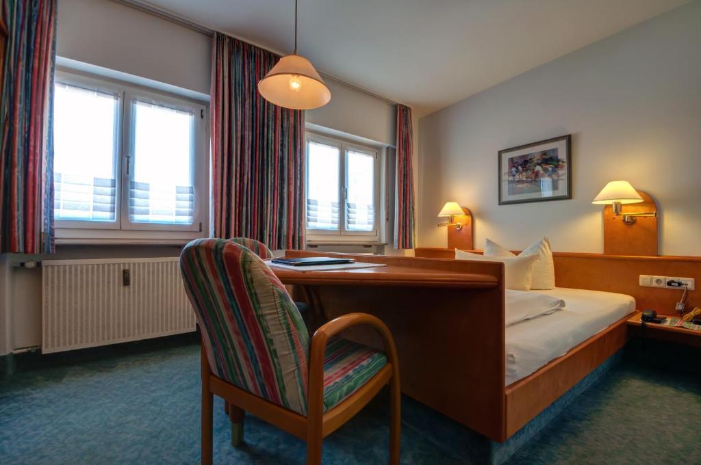 Hotel Zum Weissen Roessel Walldorf  Phòng bức ảnh